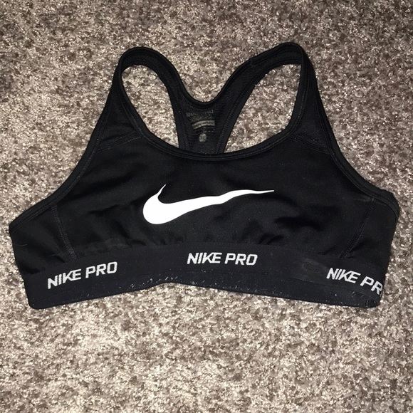 Nike sports bra - Picture 1 of 2